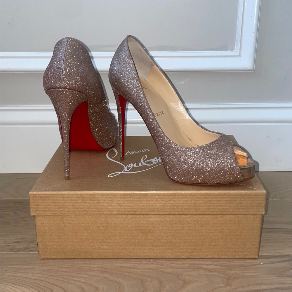 Christian Louboutin Glitter Peep-Toe Pumps - Gold and Red
